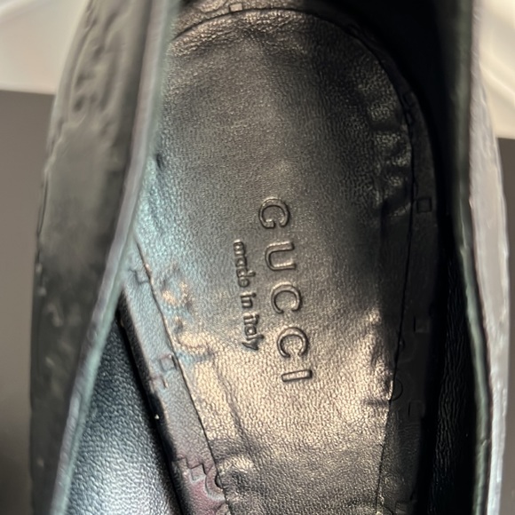 Gucci - Black Guccissima peep toe pumps. - Picture 8 of 12